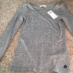 Long sleeved gray Hollister shirt